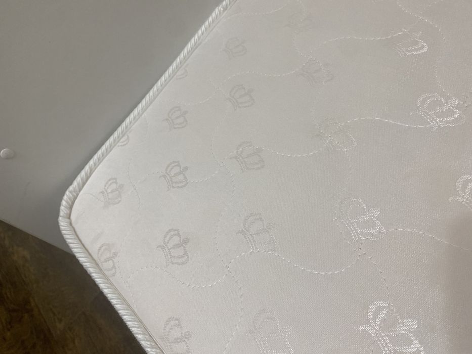 Продам матрас, наматрасник