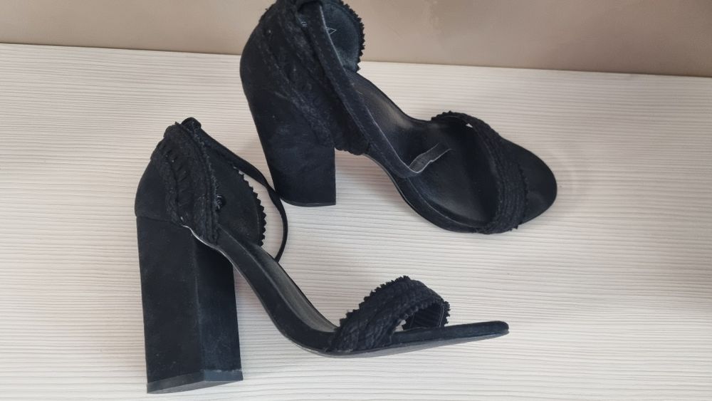 Дамски сандали на ток 35 номер