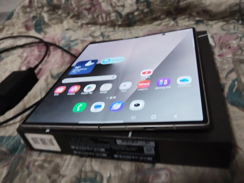 Samsung galaxy Z fold 7 . 12/512 gb.