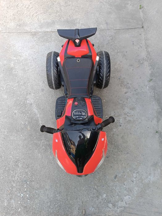 Акумулаторен мотор Мони