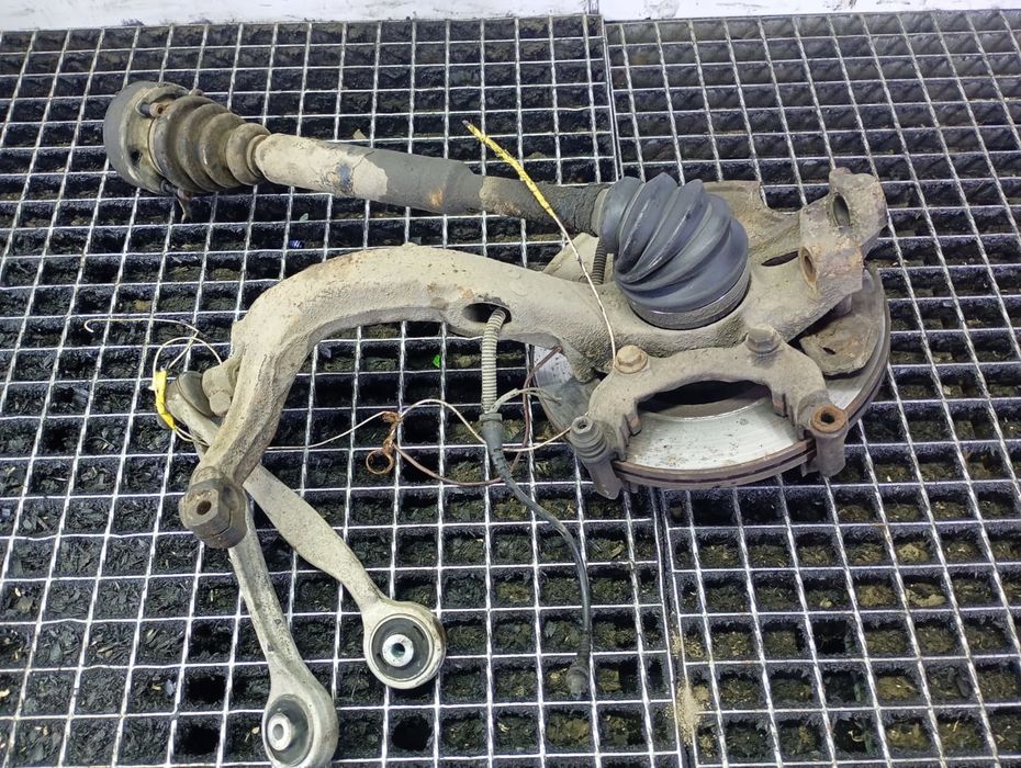 Fuzeta stanga fata planetara blocata Audi A4 B5 (facelift) (2000 - 2001) 1.6 benzina ALZ