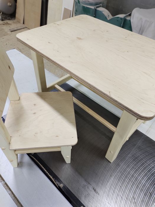 Детский столик и стульчик