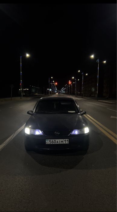 Продам машину опель вектра б