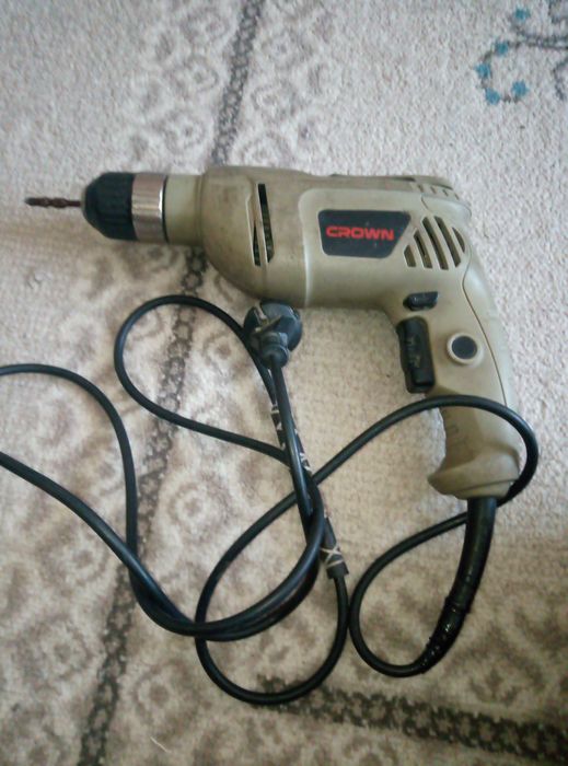 Продам дрель CROWN