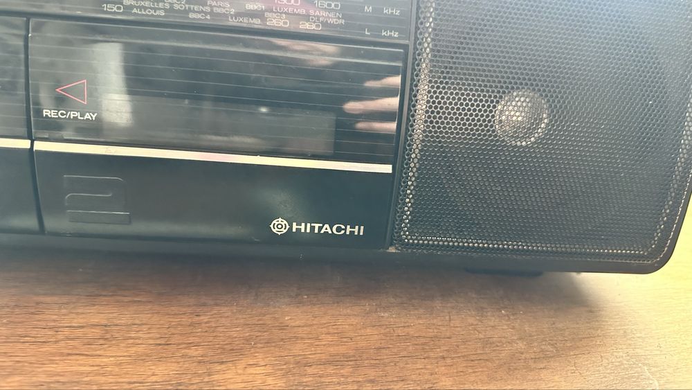 Касетофон Hitachi