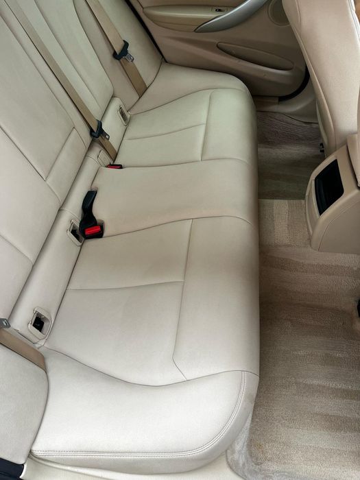 Bmw 318. 200 cp  2013