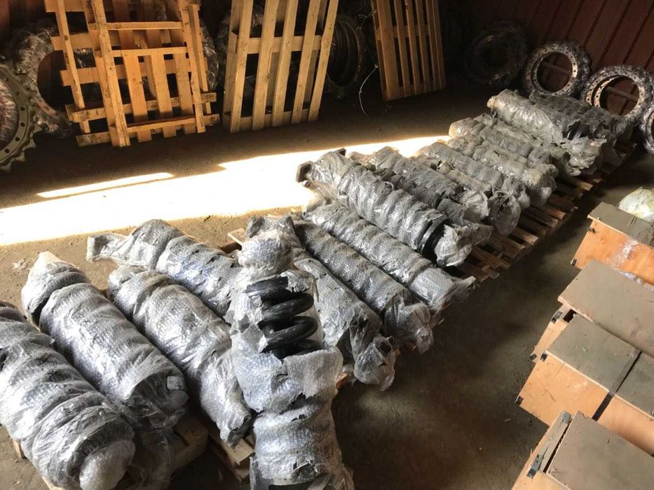 звенья гусеничной цепи  в сборе