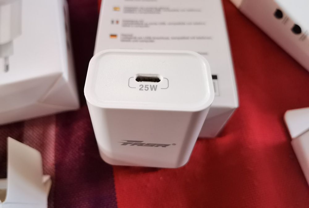 Зарядно за iphone 25w