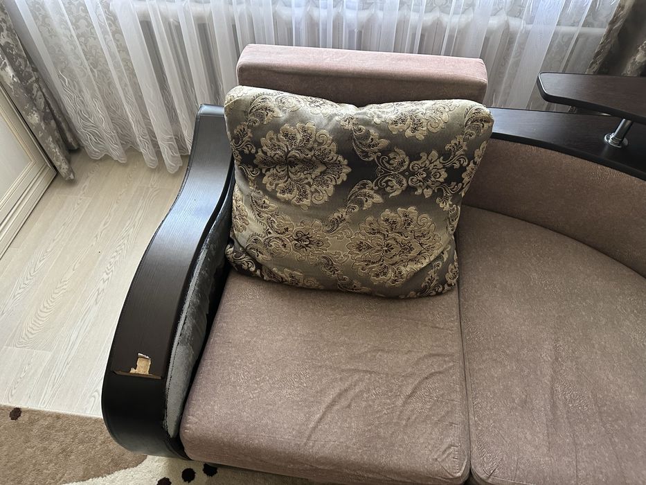 Продам диван для зала 2.60м х 1.65м