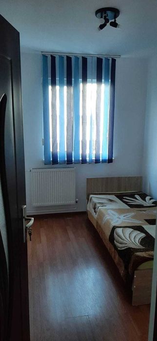 Inchiriez apartament 3 camere malu rosu