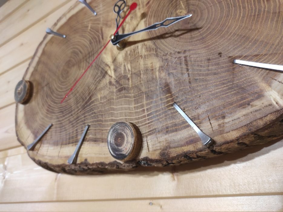 Дървен часовник. Стен часовник от дърво.