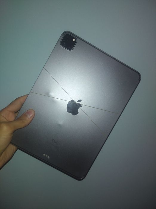Ipad ekrani bilan kamerasi ishlidi