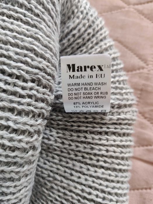 Зимна шапка Marex с помпон