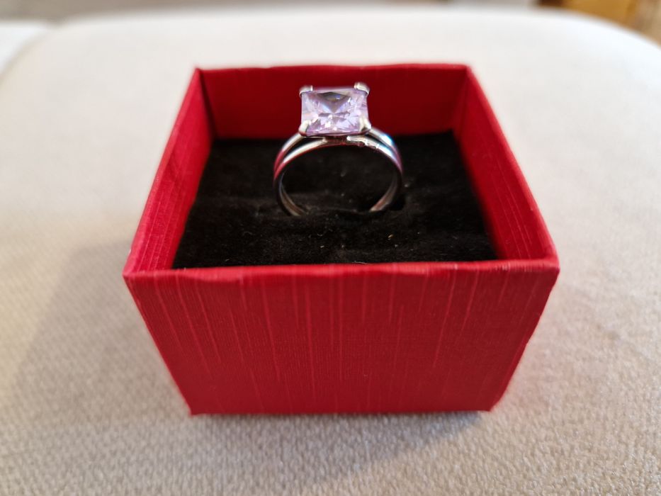 Inel argint cu piatra mov