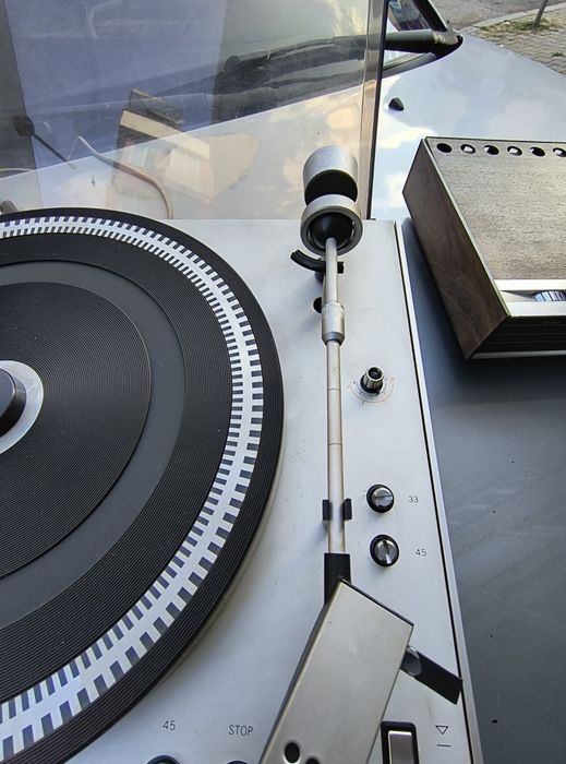 Грамофон и усилвател Philips, ретро