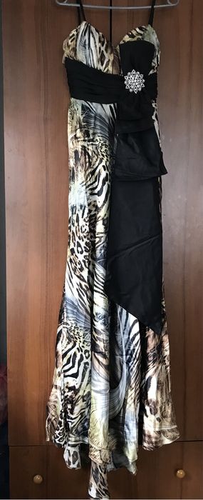 Офицялна рокля