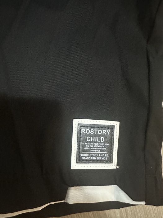 Vand pantaloni scurti