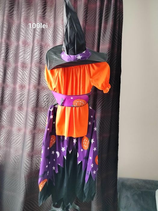 Vând costume de petrecere, festivități