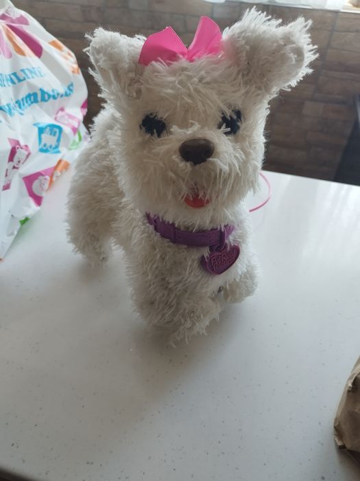 Продавам детска играчка Куче fure real friends