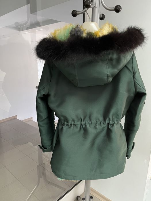 Парка на Avin в прекрасни цветове