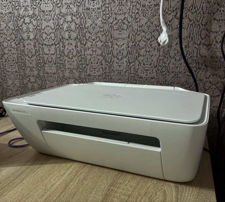 HP DeskJet 2320.