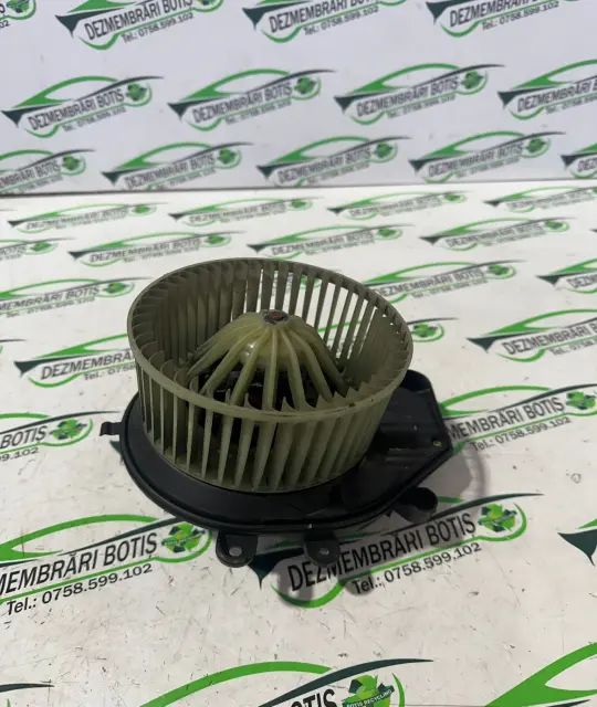 Ventilator aeroterma 8D1820021 Volkswagen VW Passat