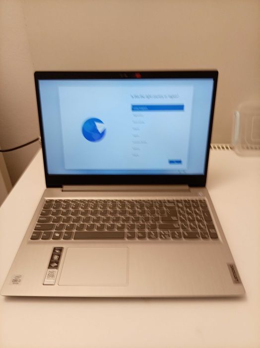 Laptop Lenovo IdeaPad 3 15IIL05  Core i3-3.60 GHz, 15.6", Full HD ,Ssd 265 NVME 8gb RAM Ddr4
