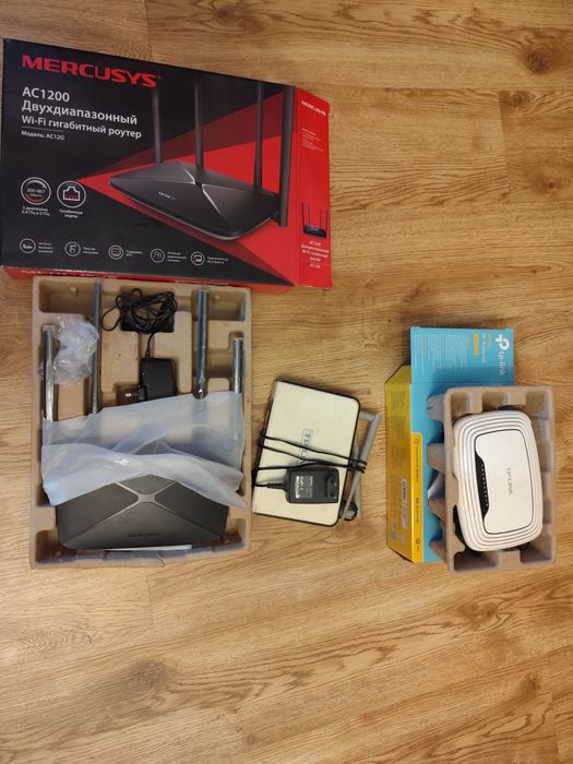 Продам одним лотом 3 wifi роутера