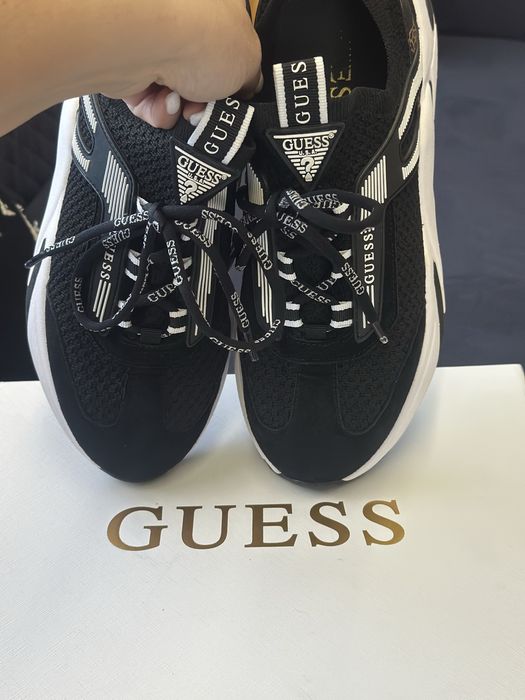 Обувки  Guess 39 номер.