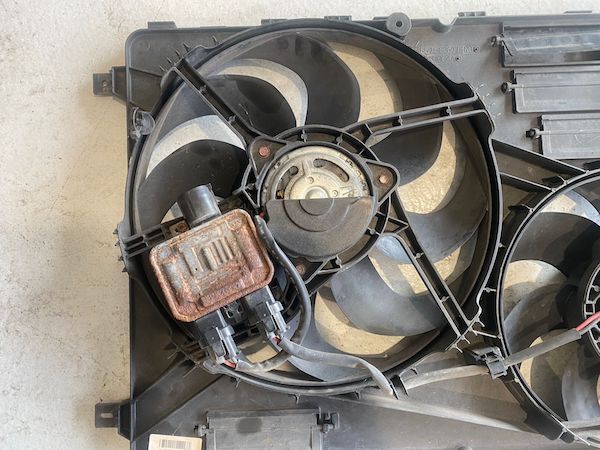 Ventilator radiator Volvo XC60 2009-2017 31293777 6G91-8C607-ND