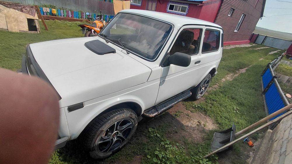 Продам ниву в Хорошем состояние