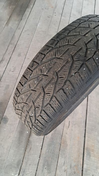 Резина зимние продам