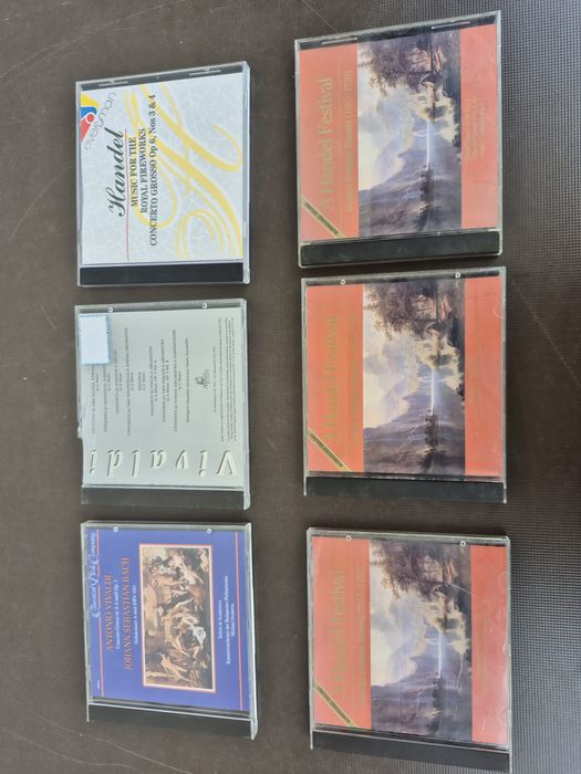 Vând lot 30 CD,muzica clasica Vivaldi, Hayden, Bach, Beethoven,Brahms, Handel
