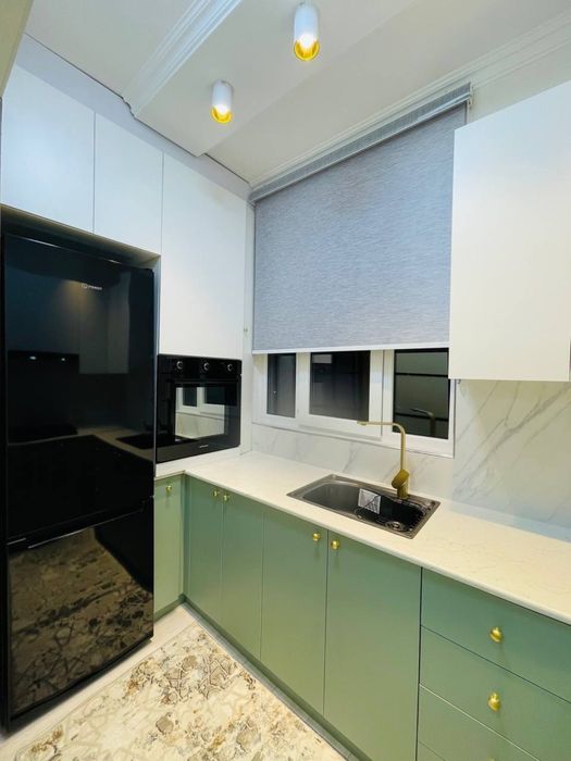 Чиланзар 2 квартал Продам 3 комнатную Раздельные комнаты  103-школа