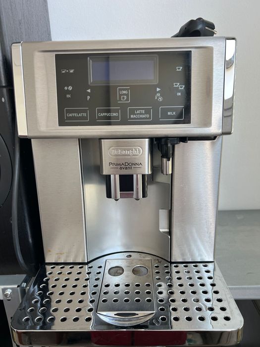 Espressor De’Longhi PrimaDonna Avant – cafea ca la cafenea acasă