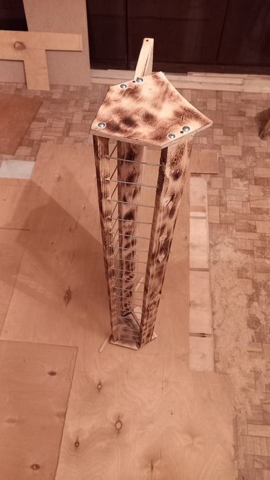 Для голубей кормушки разные