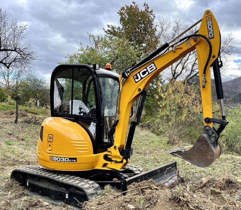 Închiriere Excavator Miniexcavator Escavator Excavatii Terasamente