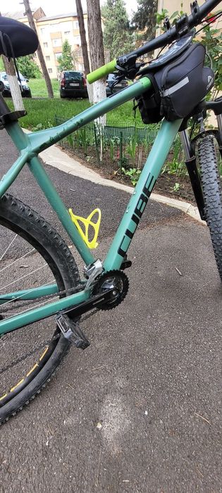 Vând Bicicleta cube
