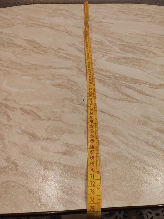 Продам стол кухонный