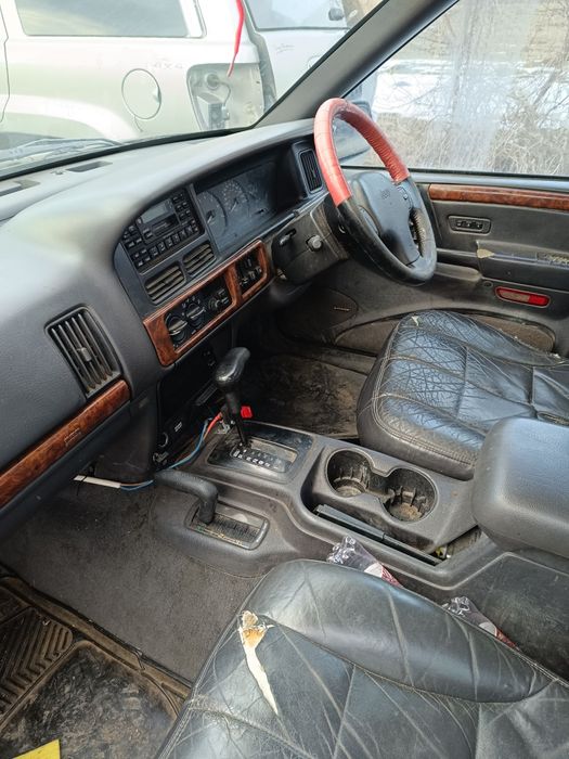 Джеп Гранд Чероки 4000 бенз на части 97 год