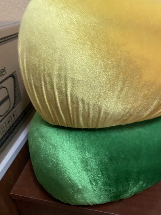 Продам 2 детских пуфика