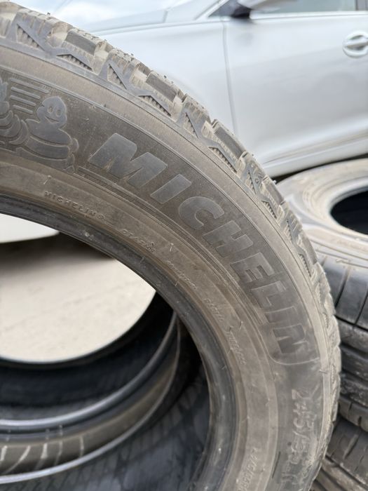 Продам Две резины на 245/55R19