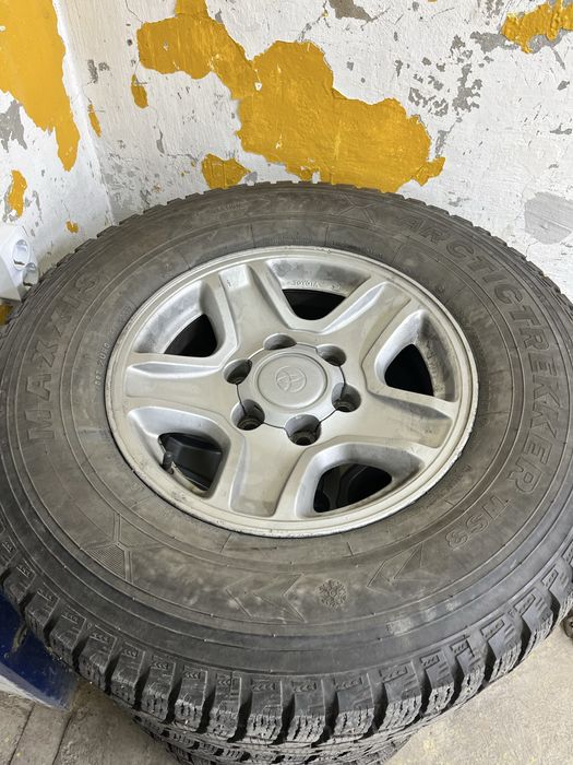 Диски TOYOTA оригинал с резиной