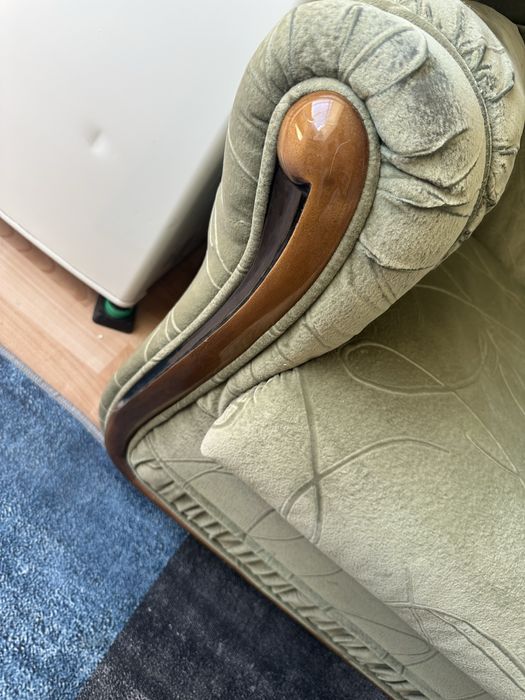 Продам диван с креслом