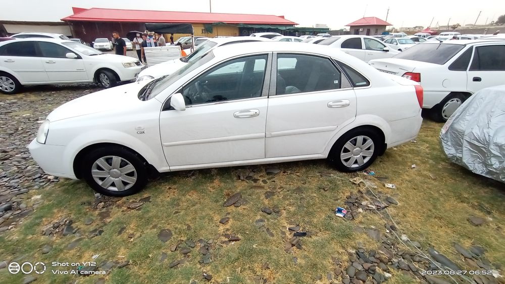 Mashina lasseti sotiladi