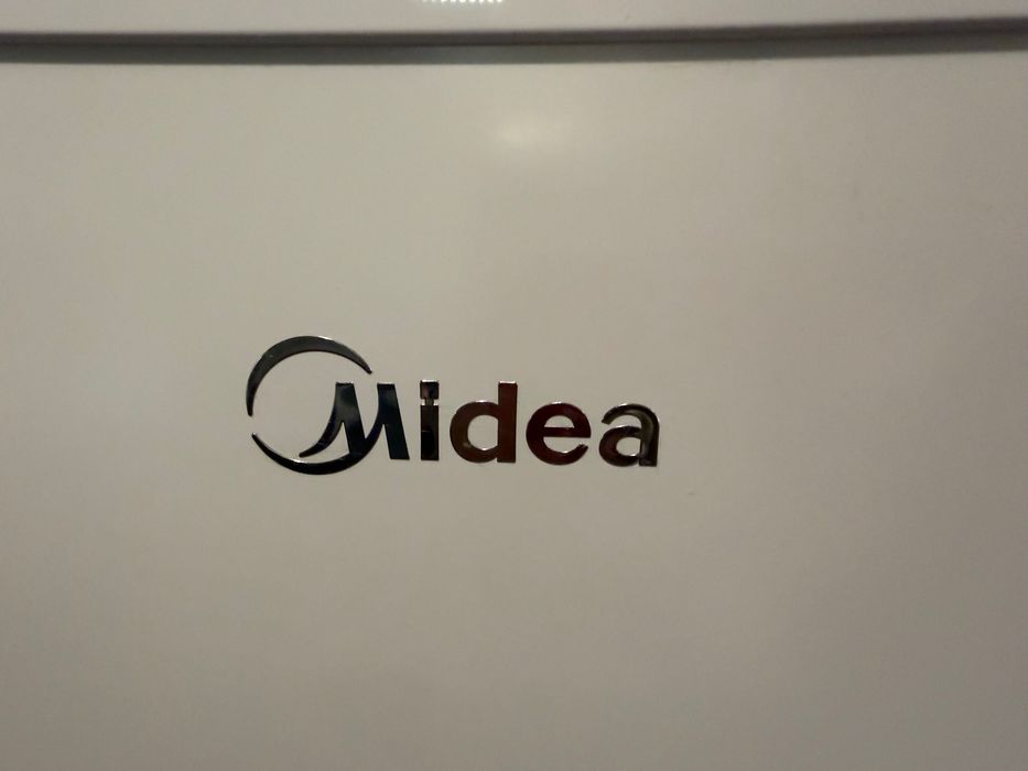 Фризер MIDEA.