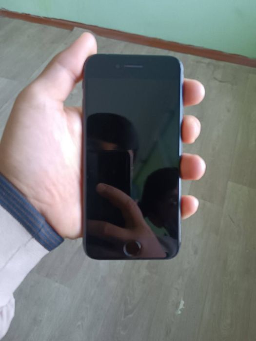 IPHONE 8 srochniy sotiladi
