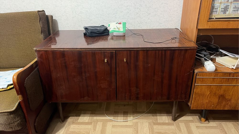 Шкаф шифоньер тумбочка