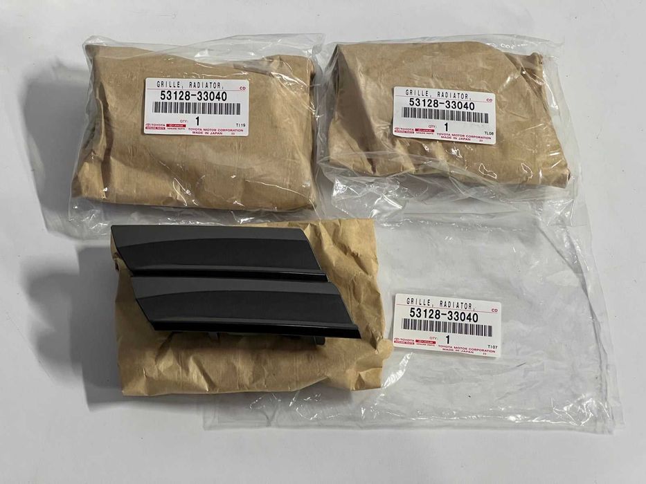 Заглушка под крюк камри 70