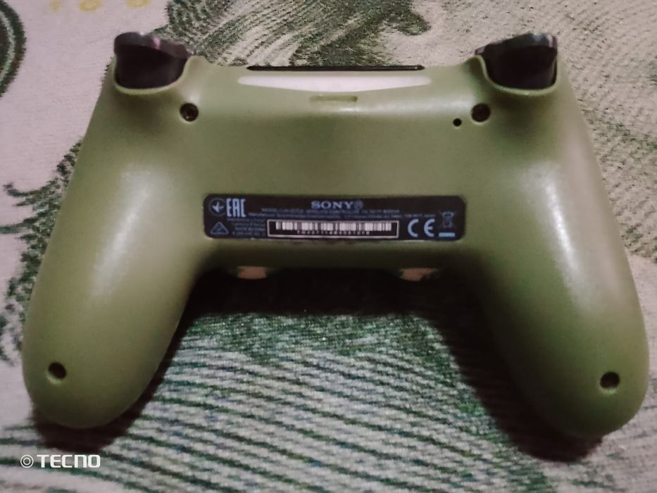 Джойстик ps4 продам